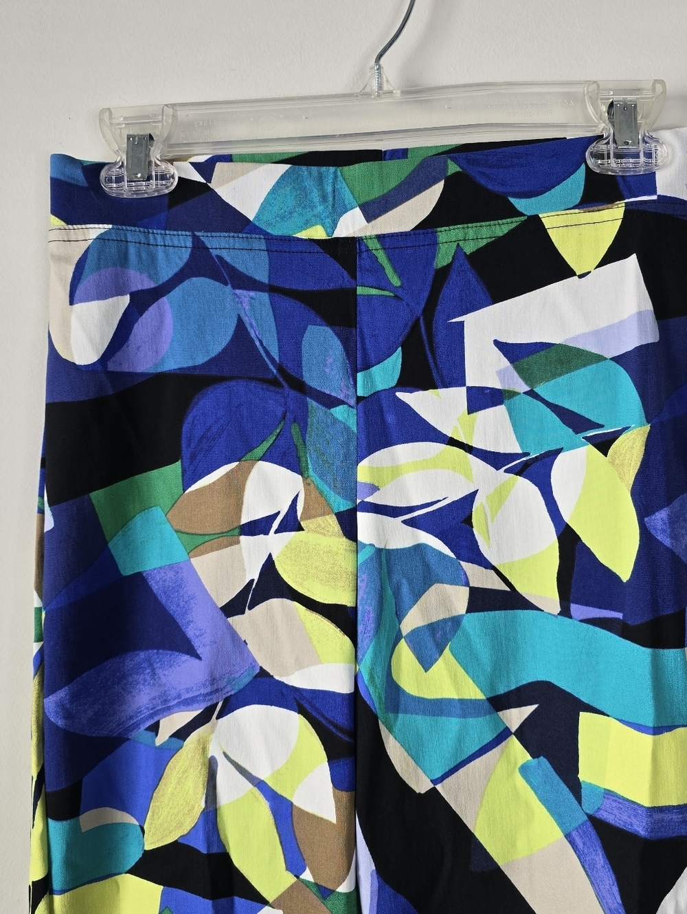 NWT Joseph Ribkoff Cropped Pull on Pants Black/Multi Abstract Print 4 - Picture 4 of 10
